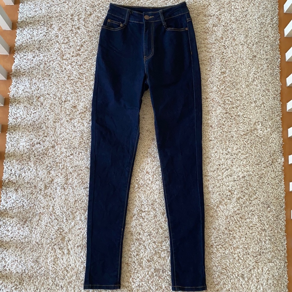 Women’s jeans. Size 5/6. High waisted.
